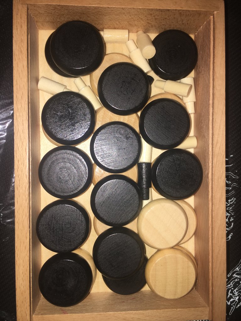 Scoring Track for Crokinole, Storage Box With Pegs and 28 discs! (Pre 2024 Version)